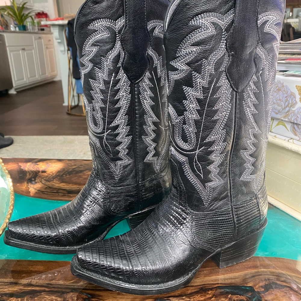 Ladies Western Boots, Black, size 5M